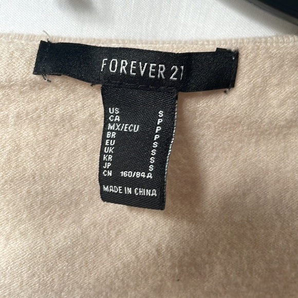 Forever 21 crop top - Picture 3 of 3
